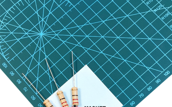 مقاومت کربنی 5 درصد 820K 3W